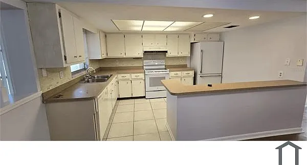 3602 Harbor Blvd — Photo 1