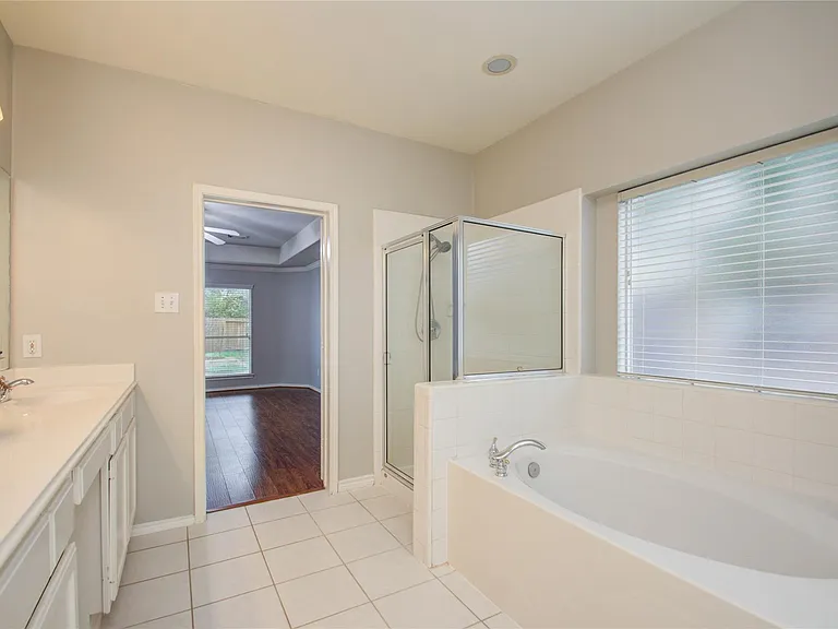 411 Green Stone Ct — Photo 22
