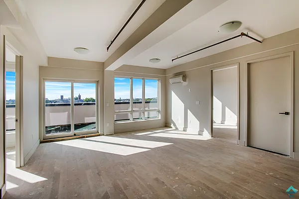 Rented by EXR | media 54