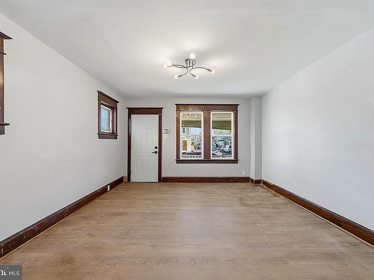 1424 Hamilton Ave — Photo 6