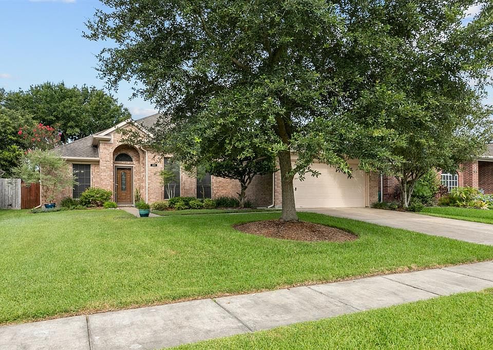 1st image of 211 Leghrand Ct