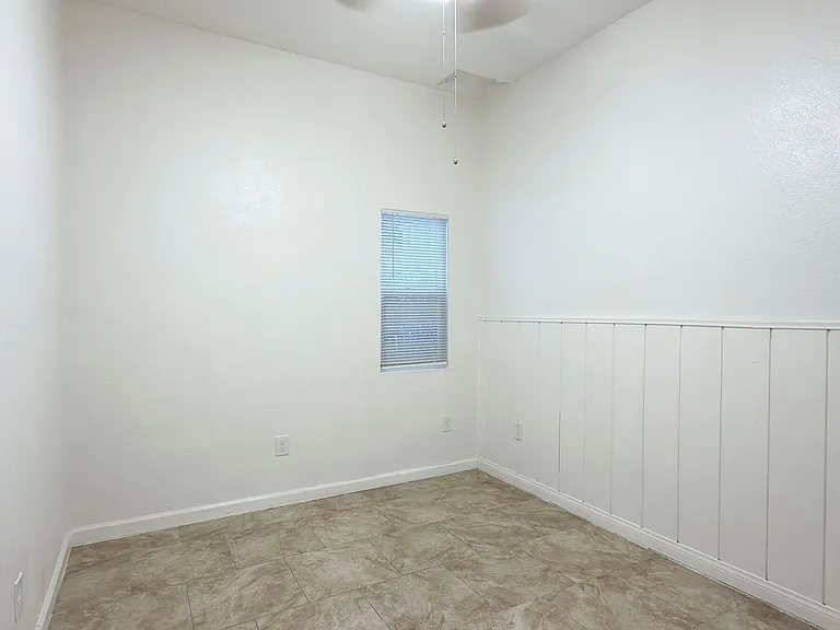 2657 E Monroe St — Photo 9