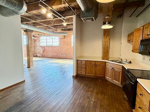 5th image of 220 S 2nd St #2B1