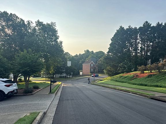 4th image of 2929 Savannah Walk Ln
