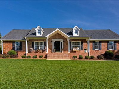 125 Greenturf Dr, Winston Salem, NC, 27107
