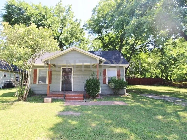 423 Dr Martin Luther King Jr Blvd — Photo 1