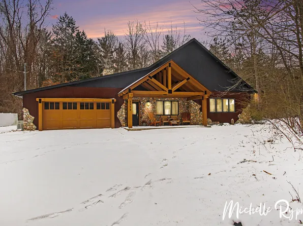 3959 64th St, Holland, MI 49423