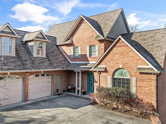 2nd image of 110 Brentwood Pl