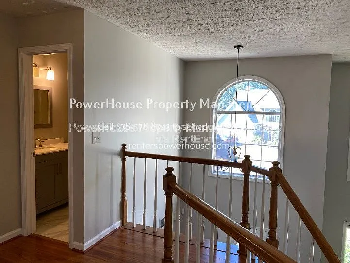 605 Suwanee Lakes Cir — Photo 44