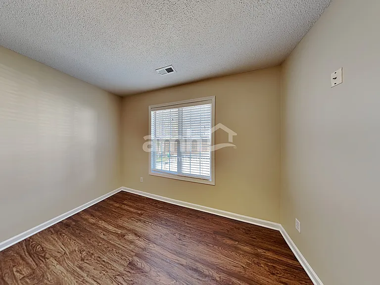8111 Kingston Dr — Photo 12