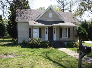 8 Floyd St, Drayton, SC 29333