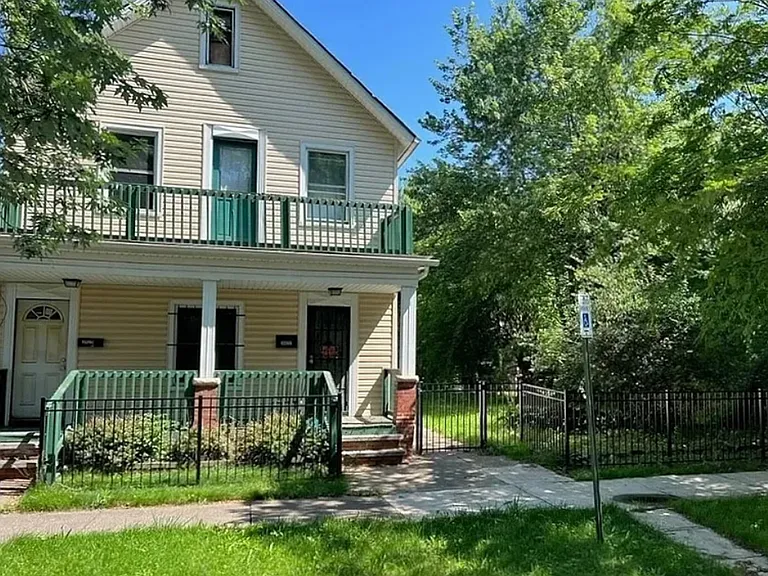 3422 Seymour Ave — Photo 1