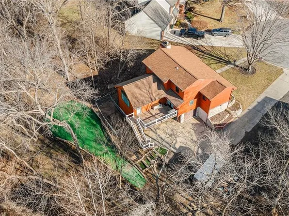 3004 Lakeview Ter, Leavenworth, KS 66048