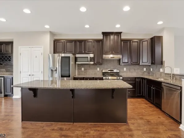 4 Jake Dr, Tinton Falls Boro, NJ 07712