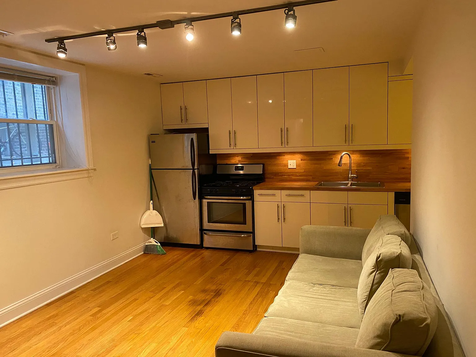 1 bed, 500 sqft, $2,075 — Photo 4