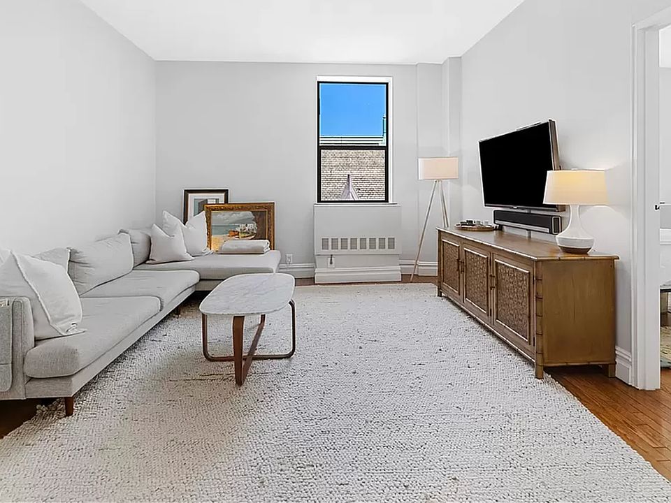 1st image of 154 W 70th St APT 10S