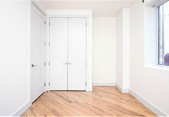 3rd image of 214 Sumpter St #1