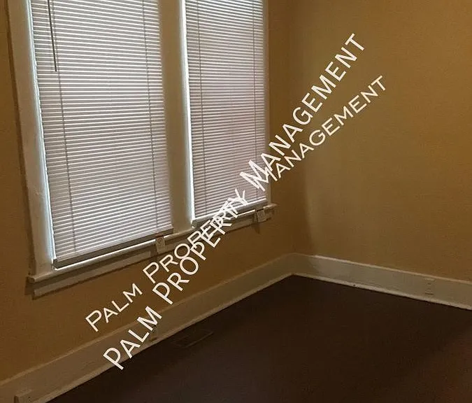 1013 E Park Ave — Photo 8
