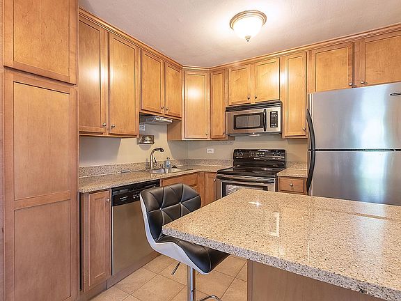 4th image of 2212 Arbor Cir APT 2