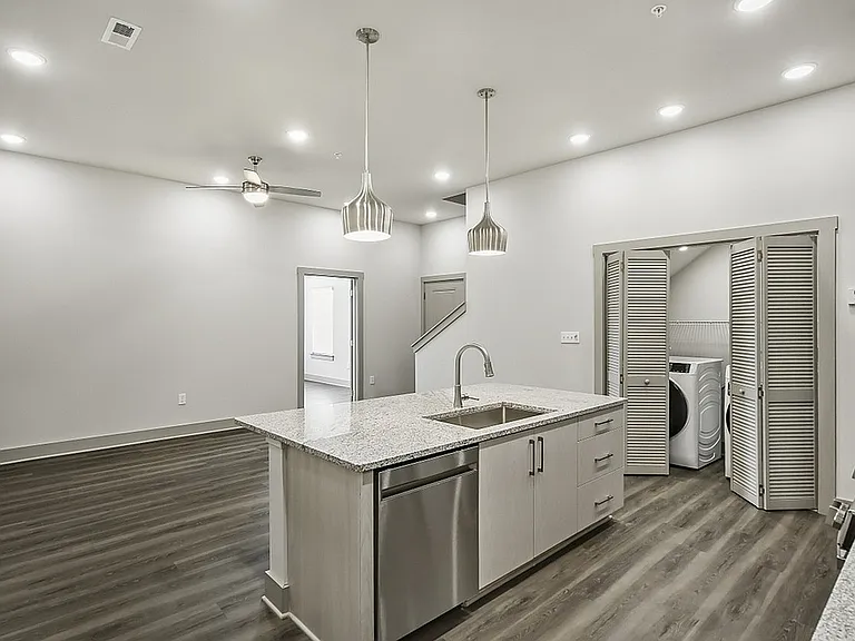 Brio Parc Apartments & Townhomes — Photo 71