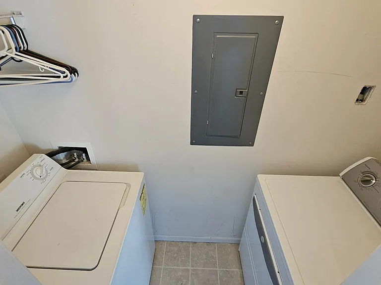 811 Carom Cir — Photo 5
