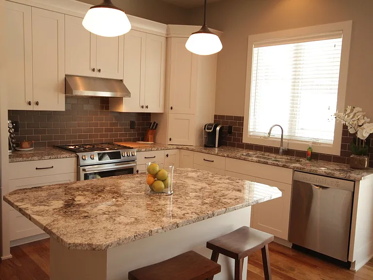 4033 Cameo Pl NE — Photo 4