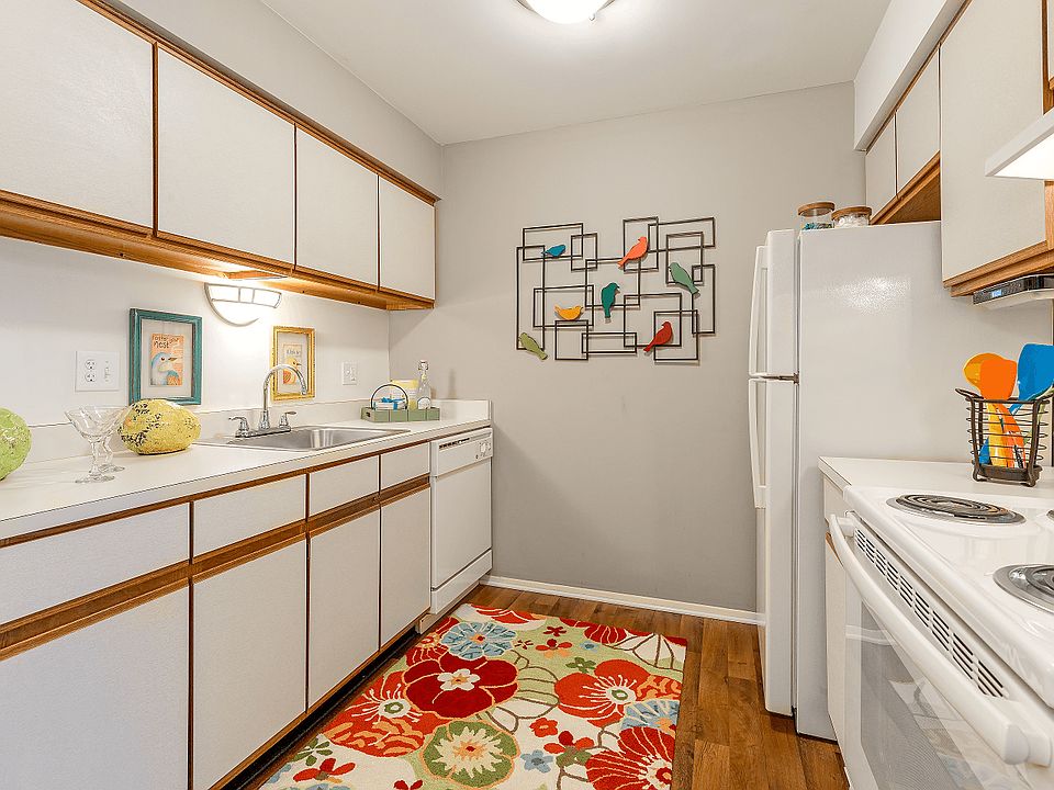 1st image of 24382 Eastwood Village Ct