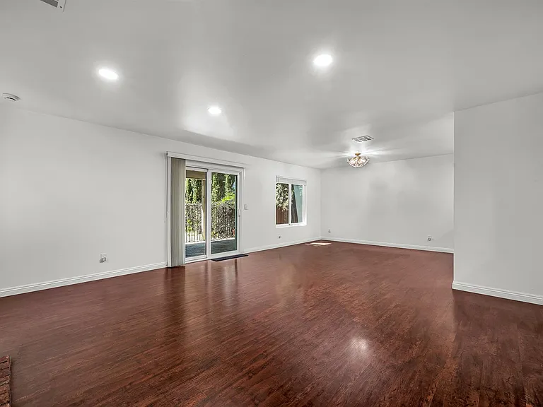 2655 Calle Abedul — Photo 6