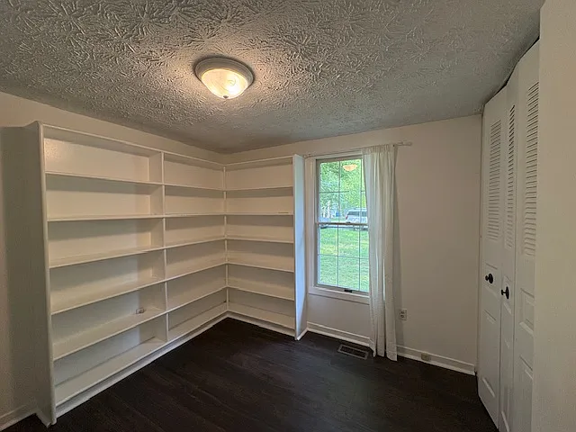 124 Boston Dr — Photo 16