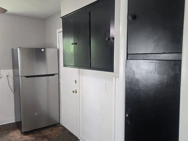 205 Helen St — Photo 7