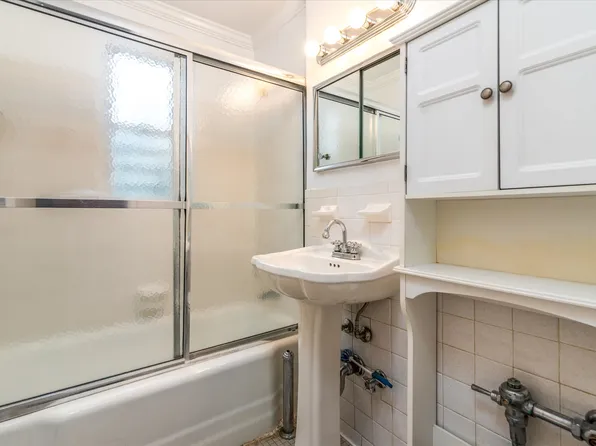 151-05 Cross Island Parkway image 13 of 18