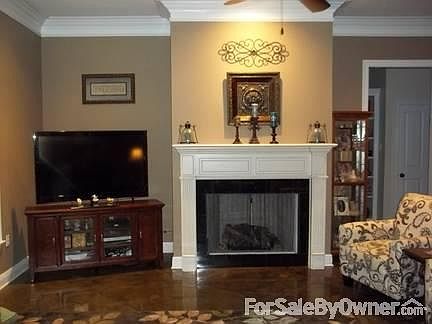 Living w/ Gas Fireplace