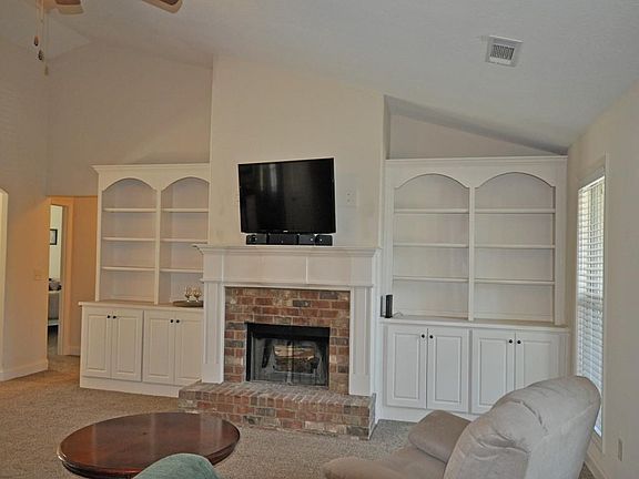5th image of 822 Rouse Cir