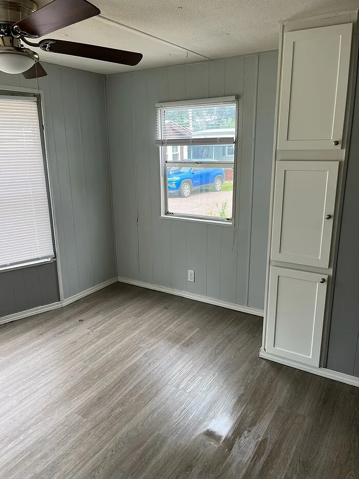 2 bed, 1.0 bath, $800 — Photo 4