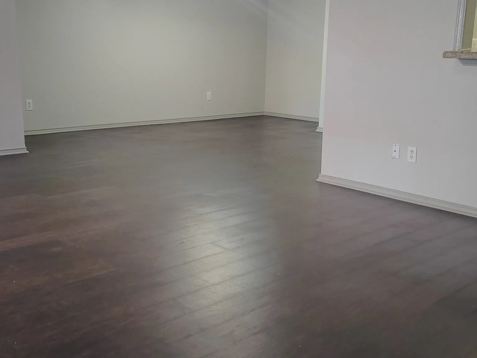 1 bed, 1072 sqft, $875 — Photo 4