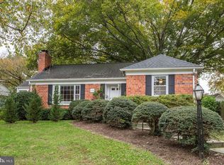 5712 Namakagan Rd, Bethesda, MD 20816