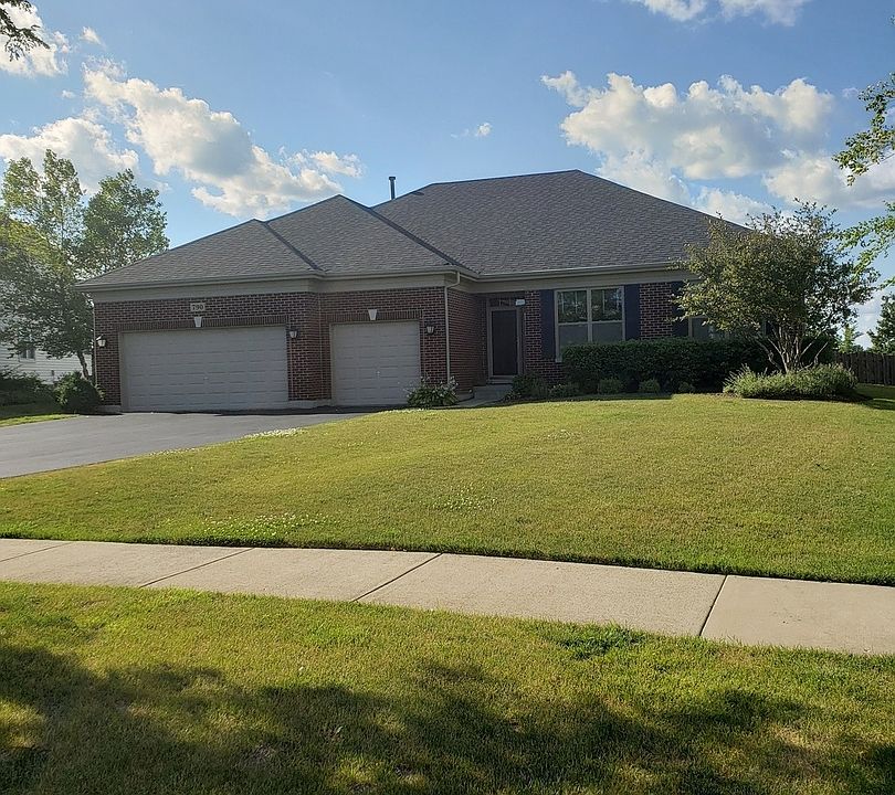 1st image of 790 Remington Ln