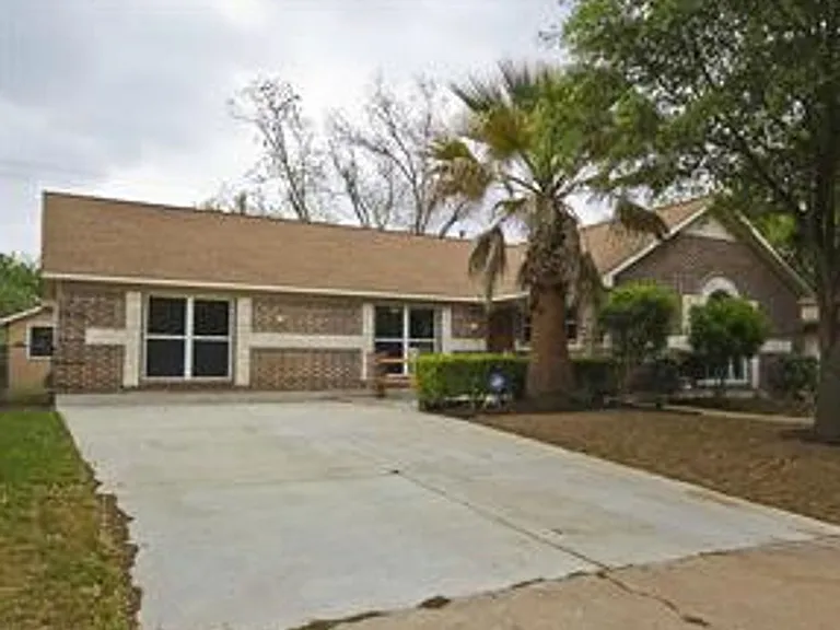 5333 Westminster Dr — Photo 16