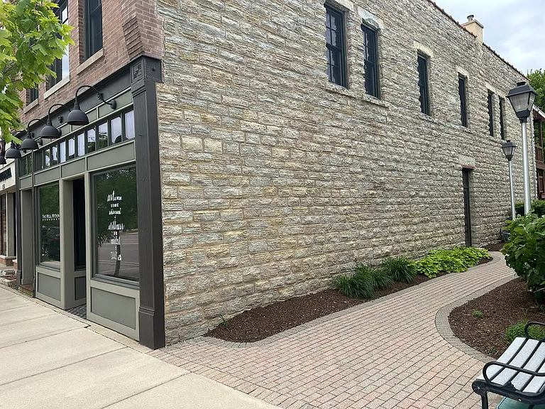 129 S Batavia Ave #2EAST — Photo 1
