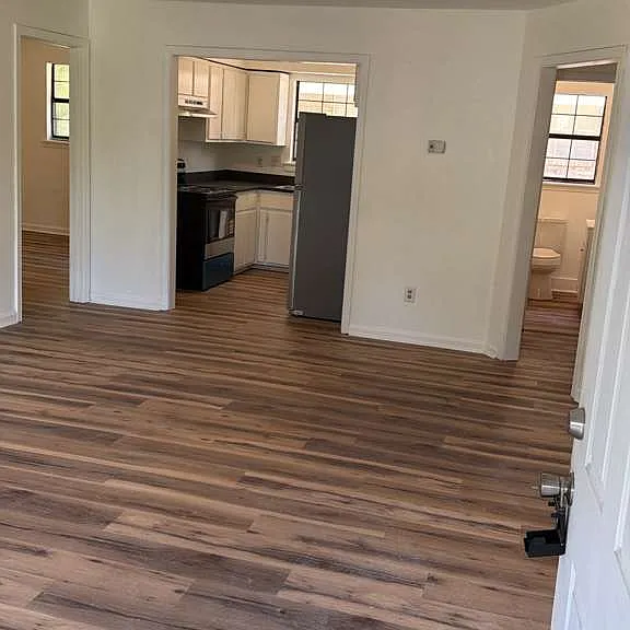 5037 Hubert St — Photo 2