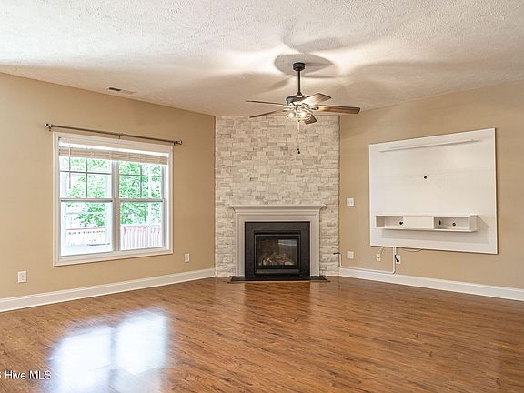 4th image of 103 Laurel Oak Lane