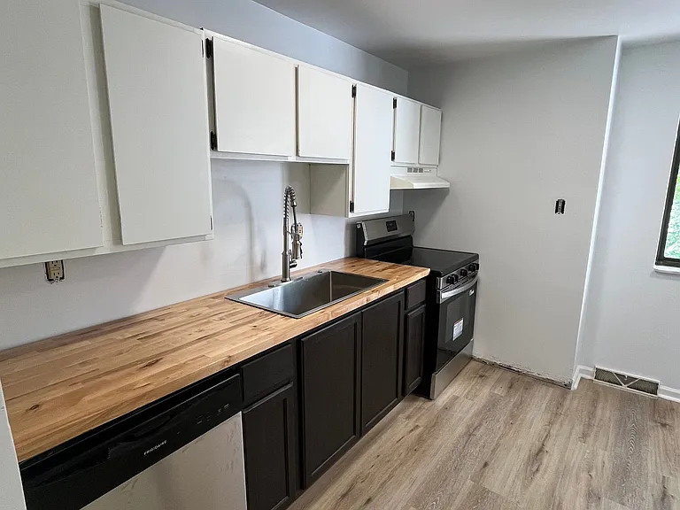 2918 Autumnwood Dr #MAIN — Photo 4