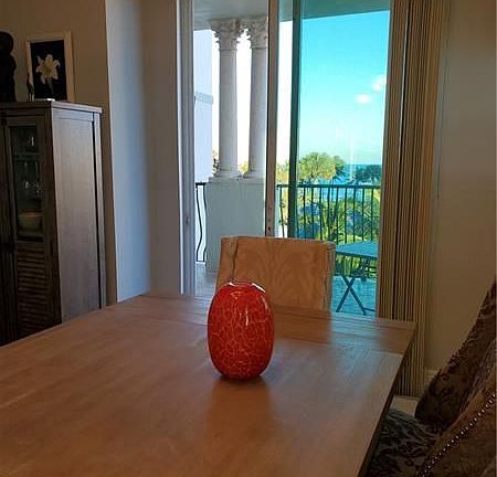 4th image of 616 SE 20th Ave APT 403