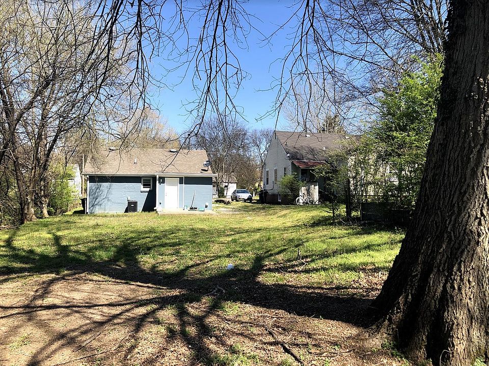 2nd image of 887 Douglas Ave