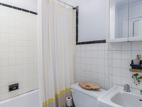 4th image of 131 Amity St APT 8
