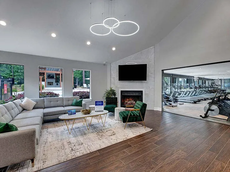 Emerald Place — Photo 11