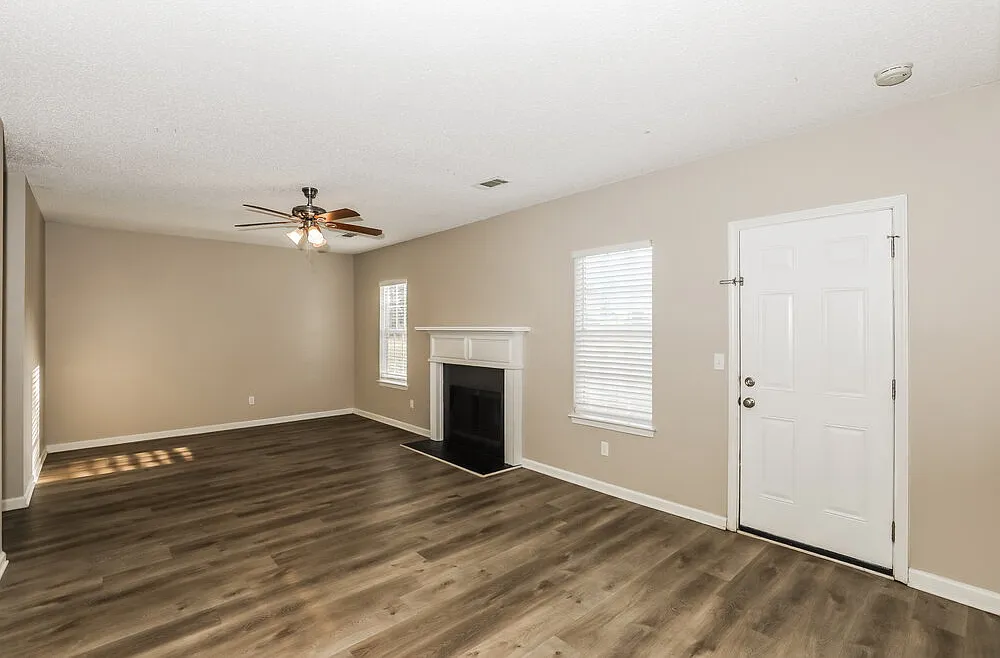 3 bed, 2.5 bath, 2138 sqft, $2,260 — Photo 4