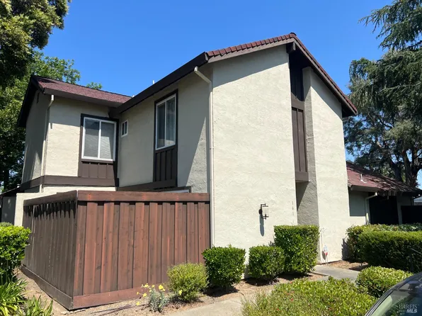 161 Fairoaks Drive, Vacaville, CA 95688