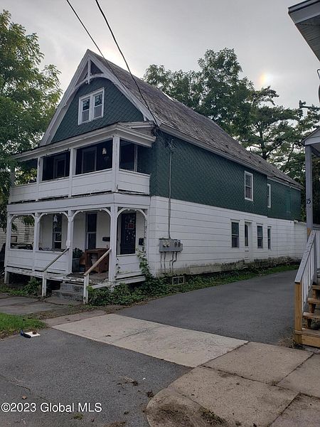 3rd image of 13 N Division Street