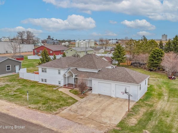 221 S Main St, Richardton, ND 58652